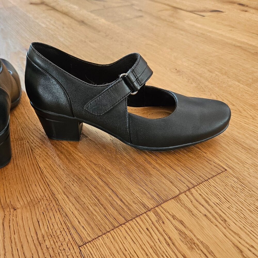 Clarks Emslie Lulin Dress Pump, size 8 US